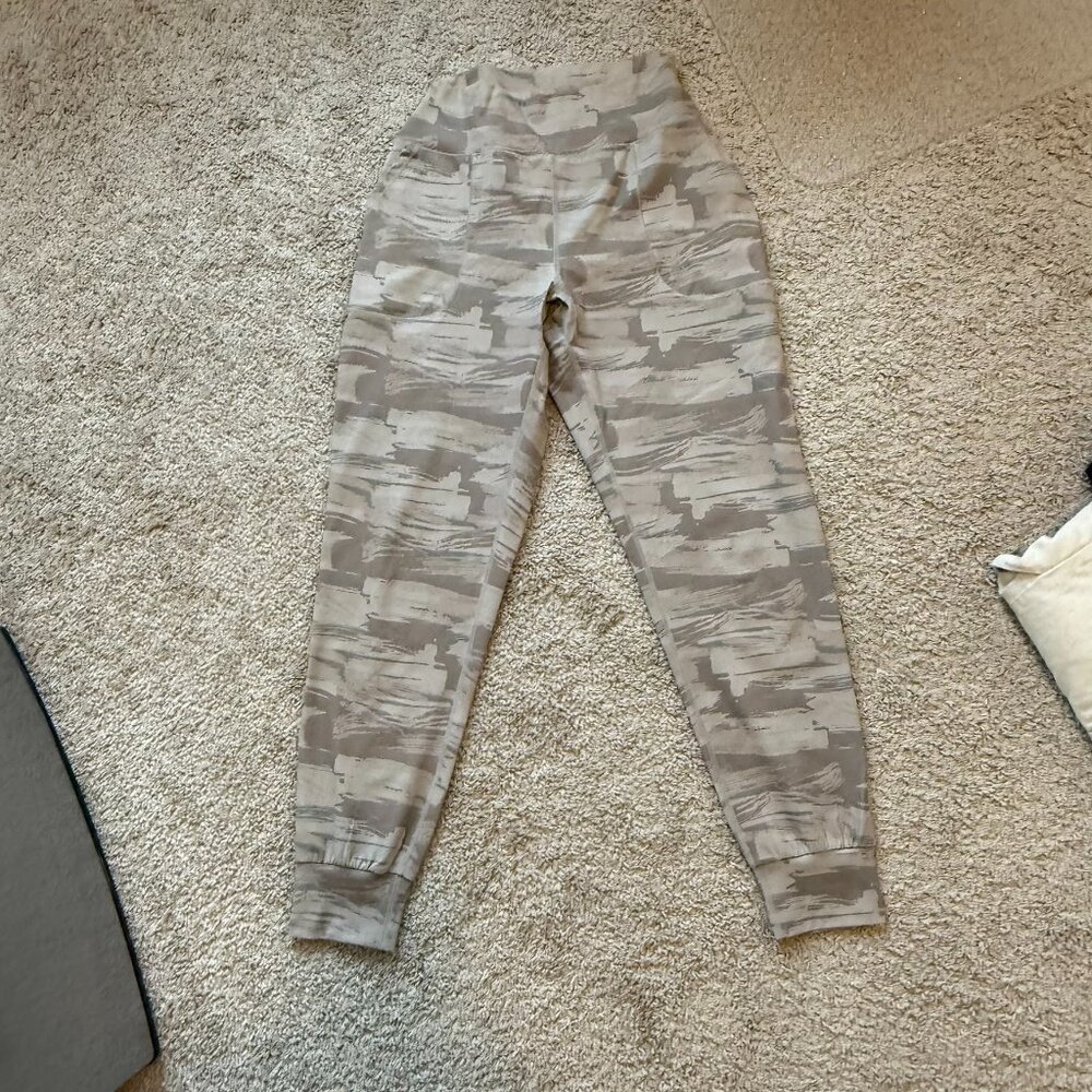 Women's Sweatpants Tan & Beige Classic Desert Canvas Brushstroke Camo Printed